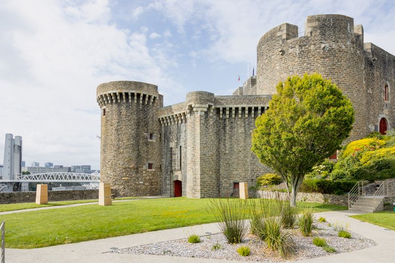 Vue du château et des tours 